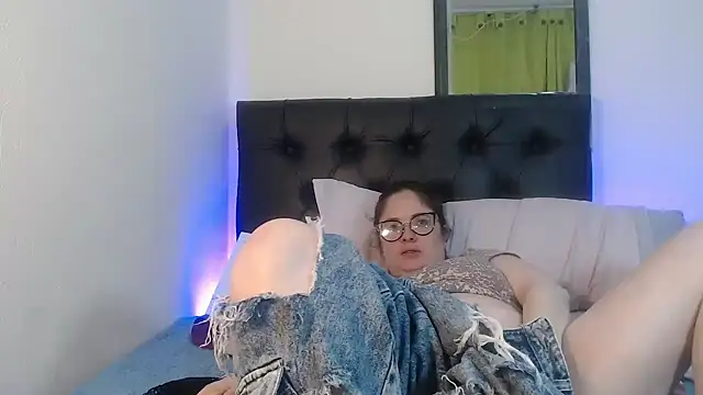 Snapshot of KrystalAdams chatting on July 21, 2026, 2:41 pm KrystalAdams online show from July 21, 2026, 2:41 pm