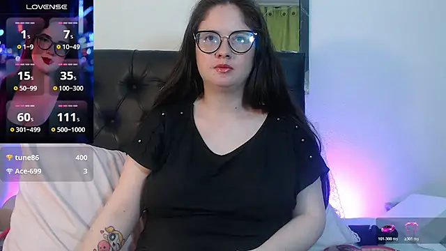 Snapshot of KrystalAdams chatting on July 28, 2026, 3:21 pm KrystalAdams online show from July 28, 2026, 3:21 pm