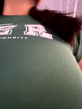 Ninazhang online show from September 28, 2025, 1:44 am