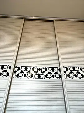 Ninazhang online show from November 16, 2025, 1:44 am