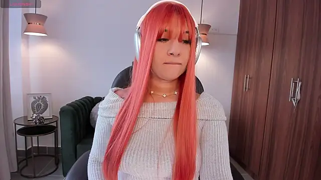 DANDARA THOM online show from September 17, 2025, 7:26 pm