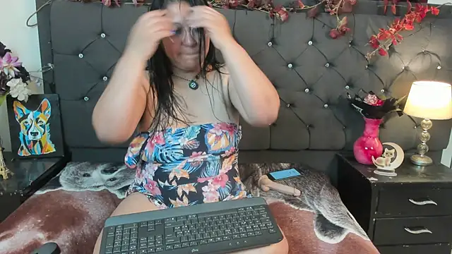 Snapshot of sofia_sorceress5 chatting on November 10, 2025, 1:04 am sofia sorceress5 online show from November 10, 2025, 1:04 am