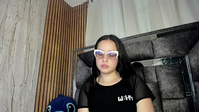 Cherry  Hot online show from October 24, 2025, 10:17 pm