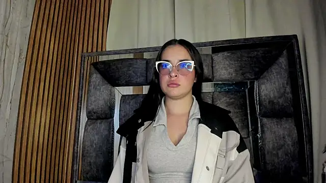 Cherry  Hot online show from November 24, 2025, 4:12 am