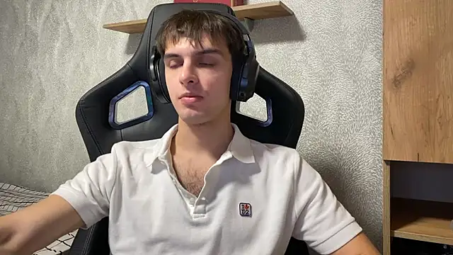 Snapshot of elliot_scott chatting on October 7, 2025, 2:20 am elliot scott online show from October 7, 2025, 2:20 am