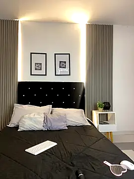 ashlycarteer online show from September 17, 2025, 6:53 pm