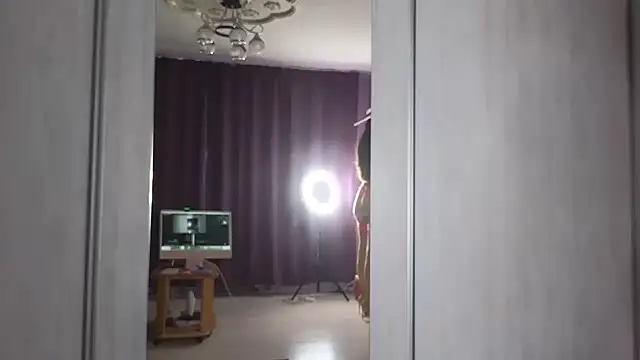 EvoletteLouLou online show from March 6, 2026, 1:51 pm