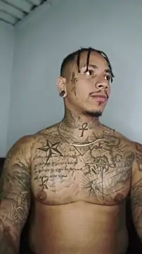 Snapshot of David_tatto1 chatting on June 11, 2026, 4:10 am David tatto1 online show from June 11, 2026, 4:10 am
