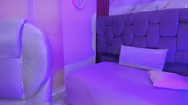 Snapshot of Anny_bridge chatting on September 30, 2025, 1:49 pm Anny bridge online show from September 30, 2025, 1:49 pm