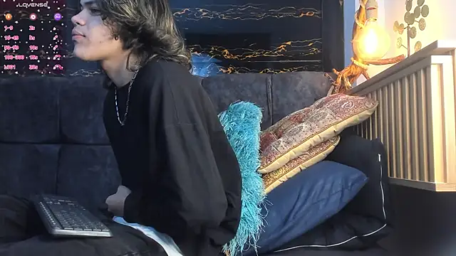 Diamond twink online show from November 27, 2025, 4:36 am