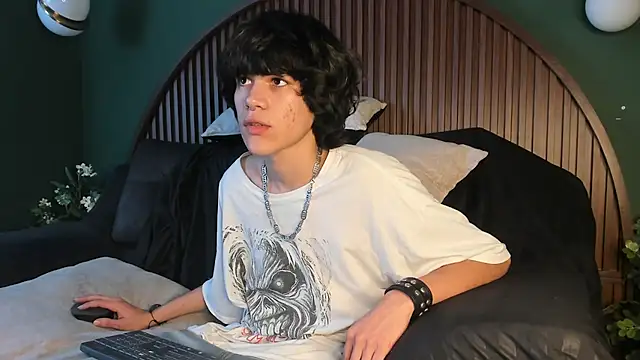 Diamond twink online show from July 19, 2026, 9:13 am