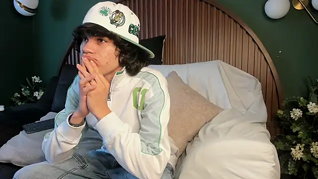 Diamond twink online show from July 29, 2026, 4:32 am