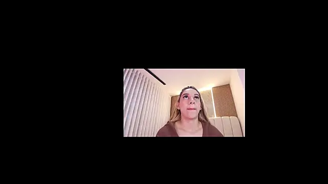 Snapshot of celeste_moonx chatting on December 18, 2025, 12:00 pm celeste moonx online show from December 18, 2025, 12:00 pm