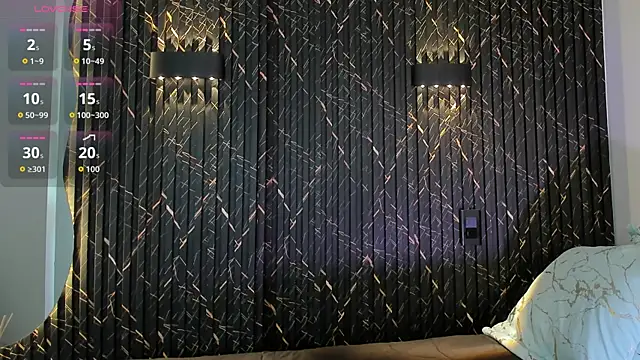 Snapshot of ZOETTAYLOR chatting on October 10, 2025, 7:24 pm ZOETTAYLOR online show from October 10, 2025, 7:24 pm