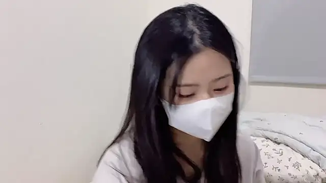 LHeart online show from October 7, 2025, 2:47 pm