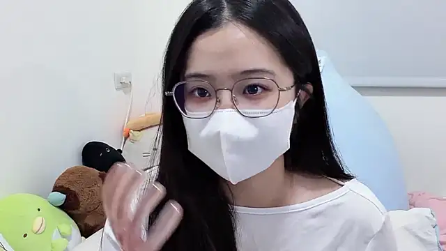 LHeart online show from May 9, 2026, 2:11 pm