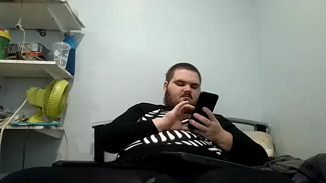 alexthe9t online show from December 3, 2025, 7:01 pm