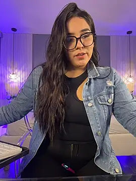 Snapshot of KatlynRous chatting on June 20, 2026, 7:05 pm KatlynRous online show from June 20, 2026, 7:05 pm