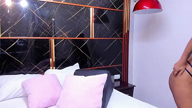 Snapshot of HannyThompson chatting on September 9, 2025, 12:37 pm HannyThompson online show from September 9, 2025, 12:37 pm