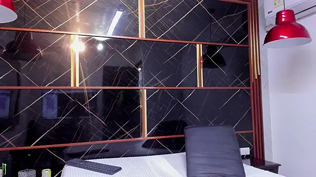 Snapshot of HannyThompson chatting on September 27, 2025, 12:21 pm HannyThompson online show from September 27, 2025, 12:21 pm