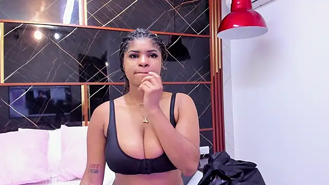 Snapshot of HannyThompson chatting on October 1, 2025, 12:33 pm HannyThompson online show from October 1, 2025, 12:33 pm