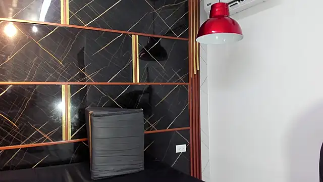 Snapshot of HannyThompson chatting on October 22, 2025, 6:40 pm HannyThompson online show from October 22, 2025, 6:40 pm