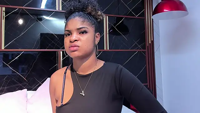 Snapshot of HannyThompson chatting on October 29, 2025, 12:29 pm HannyThompson online show from October 29, 2025, 12:29 pm