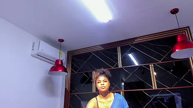 Snapshot of HannyThompson chatting on October 30, 2025, 12:17 pm HannyThompson online show from October 30, 2025, 12:17 pm