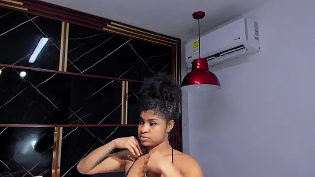 Snapshot of HannyThompson chatting on November 9, 2025, 12:25 pm HannyThompson online show from November 9, 2025, 12:25 pm