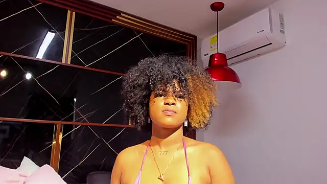 Snapshot of HannyThompson chatting on November 11, 2025, 12:38 pm HannyThompson online show from November 11, 2025, 12:38 pm