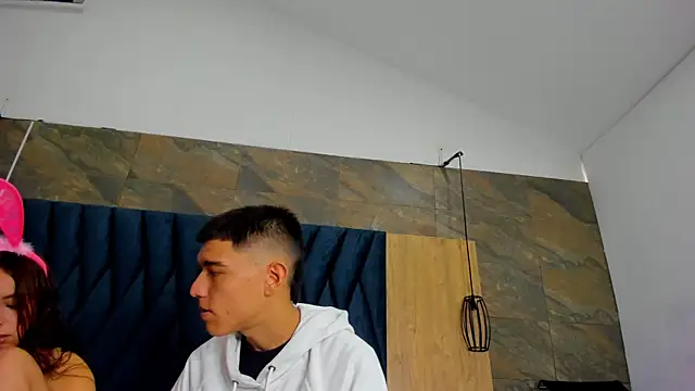 Snapshot of Emma_Valencia_001 chatting on October 11, 2025, 7:23 pm Emma Valencia 001 online show from October 11, 2025, 7:23 pm