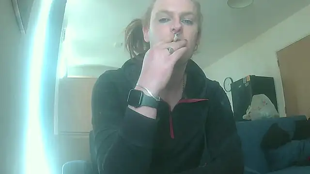 Snapshot of avamaxwell chatting on May 4, 2026, 12:12 pm avamaxwell online show from May 4, 2026, 12:12 pm
