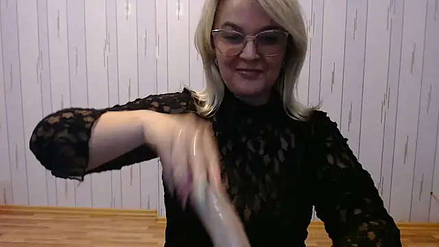 Snapshot of EleanoraDream chatting on October 14, 2025, 3:13 pm EleanoraDream online show from October 14, 2025, 3:13 pm