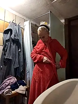 Snapshot of clarabell4 chatting on October 22, 2025, 5:41 am clarabell4 online show from October 22, 2025, 5:41 am