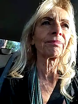 Snapshot of clarabell4 chatting on November 7, 2025, 7:30 am clarabell4 online show from November 7, 2025, 7:30 am