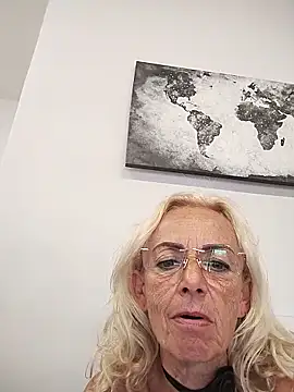 clarabell4 online show from June 16, 2026, 8:28 am