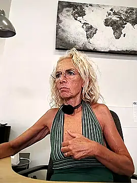clarabell4 online show from July 8, 2026, 8:08 am