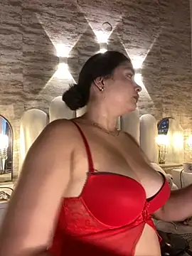 Yassy vazquez online show from November 7, 2025, 8:42 pm