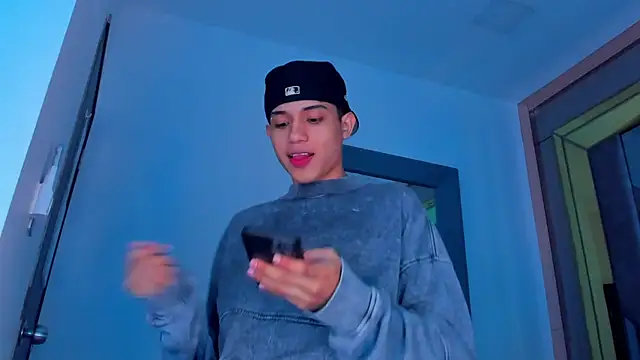 Sebax Young online show from November 6, 2025, 3:51 am