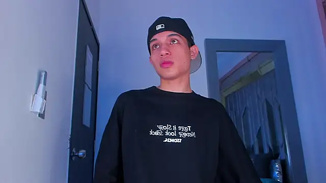 Sebax Young online show from March 14, 2026, 8:36 pm