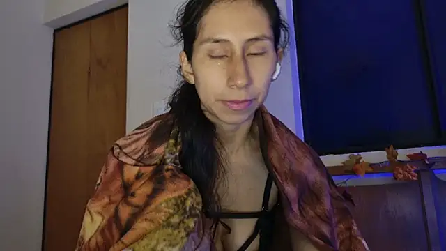 Snapshot of _MoonLipson_ chatting on October 18, 2025, 9:59 pm MoonLipson online show from October 18, 2025, 9:59 pm