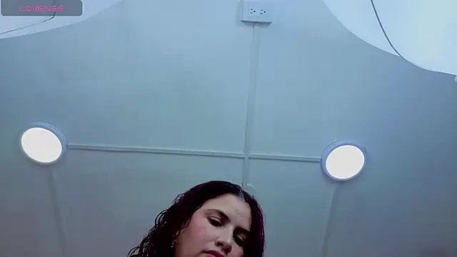 Snapshot of ThaliaCross chatting on June 12, 2026, 7:46 pm ThaliaCross online show from June 12, 2026, 7:46 pm