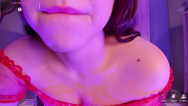 Snapshot of emma_fhox chatting on October 28, 2025, 2:26 am emma fhox online show from October 28, 2025, 2:26 am