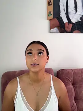 nicolexxaleja online show from April 30, 2026, 1:50 pm