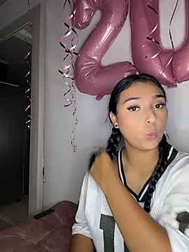 nicolexxaleja online show from June 27, 2026, 3:11 am