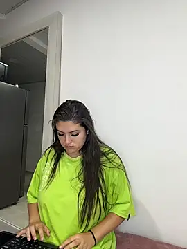 nicolexxaleja online show from July 1, 2026, 4:25 am