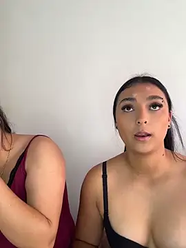 nicolexxaleja online show from July 7, 2026, 1:04 pm