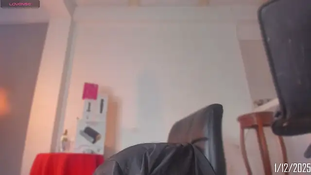 Chloe cooperr online show from December 2, 2025, 7:53 pm