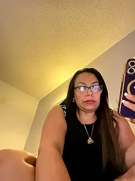 Snapshot of SamyHot2025 chatting on January 14, 2026, 1:22 am SamyHot2025 online show from January 14, 2026, 1:22 am