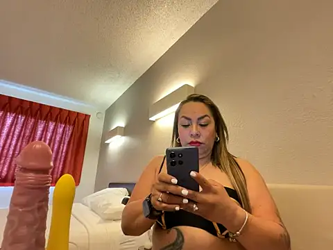 Snapshot of SamyHot2025 chatting on March 13, 2026, 8:15 pm SamyHot2025 online show from March 13, 2026, 8:15 pm